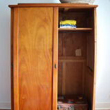 Wardrobe in blond wood