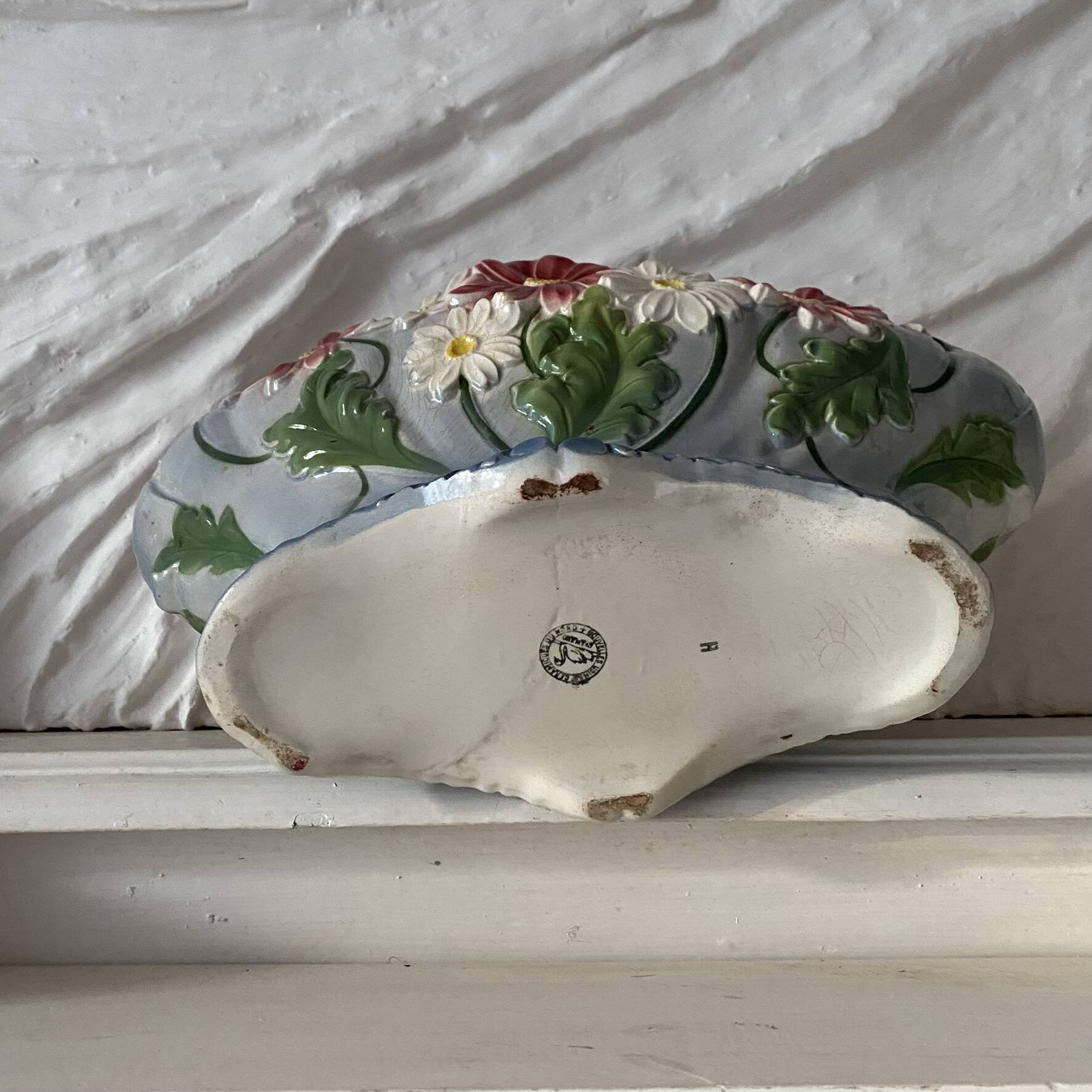 St Amand slipware jardinière