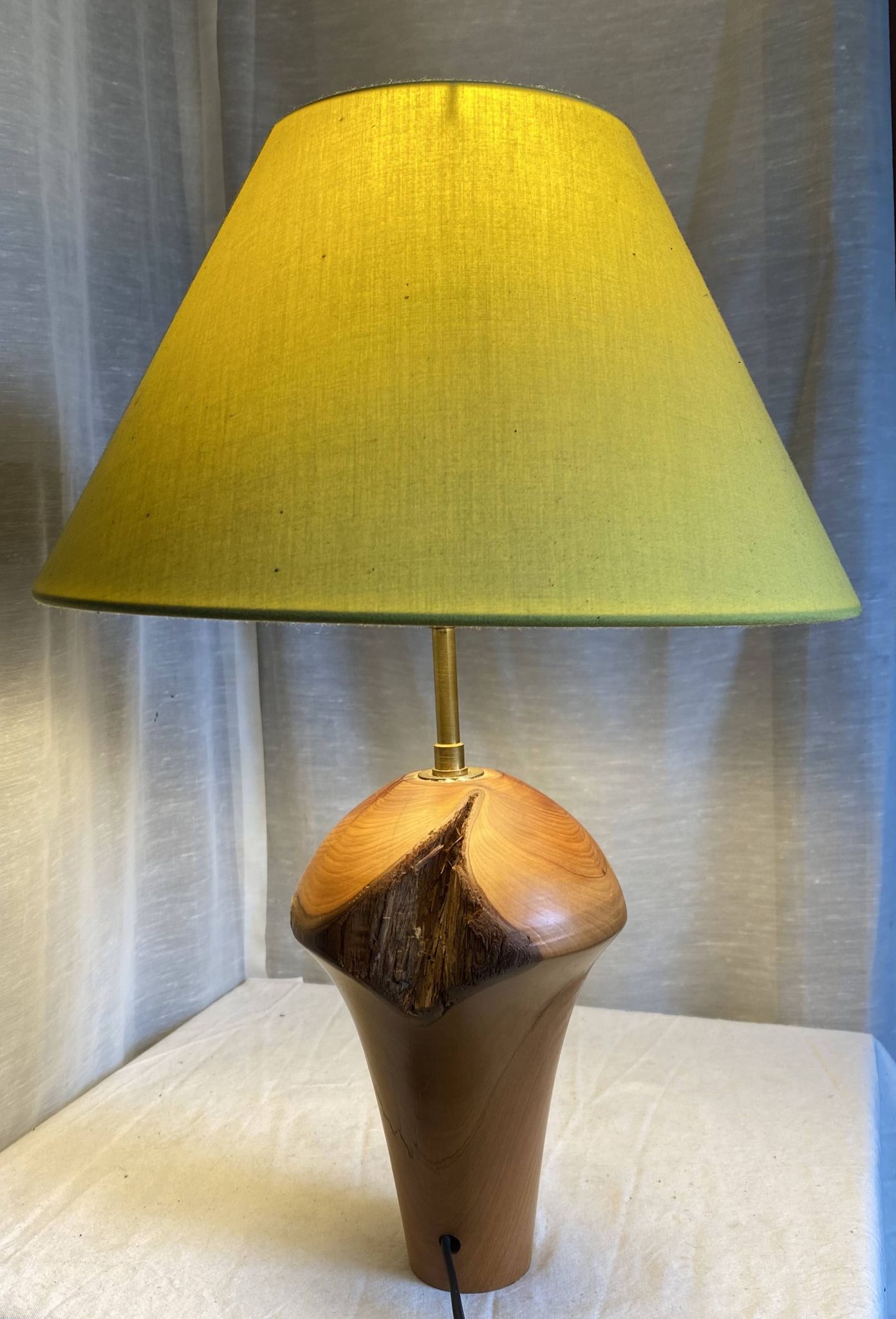Lampe bois brutaliste vintage 1970-80 forme libre