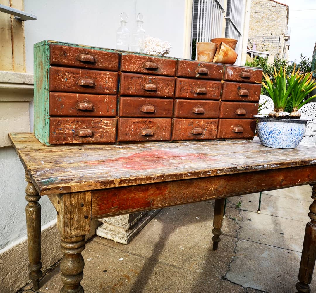 Small piece of furniture, 16 drawers.