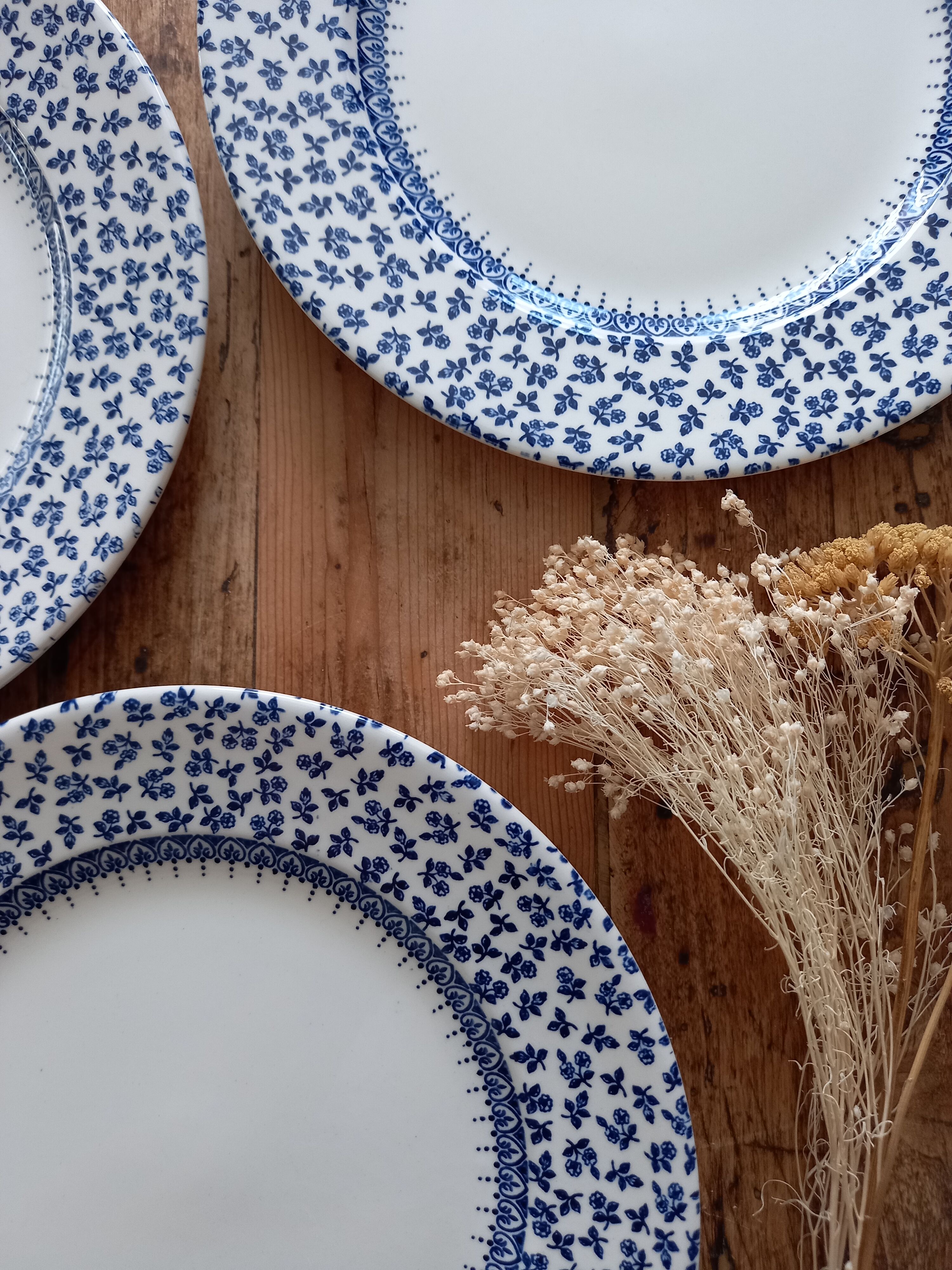 Set of 3 English plates