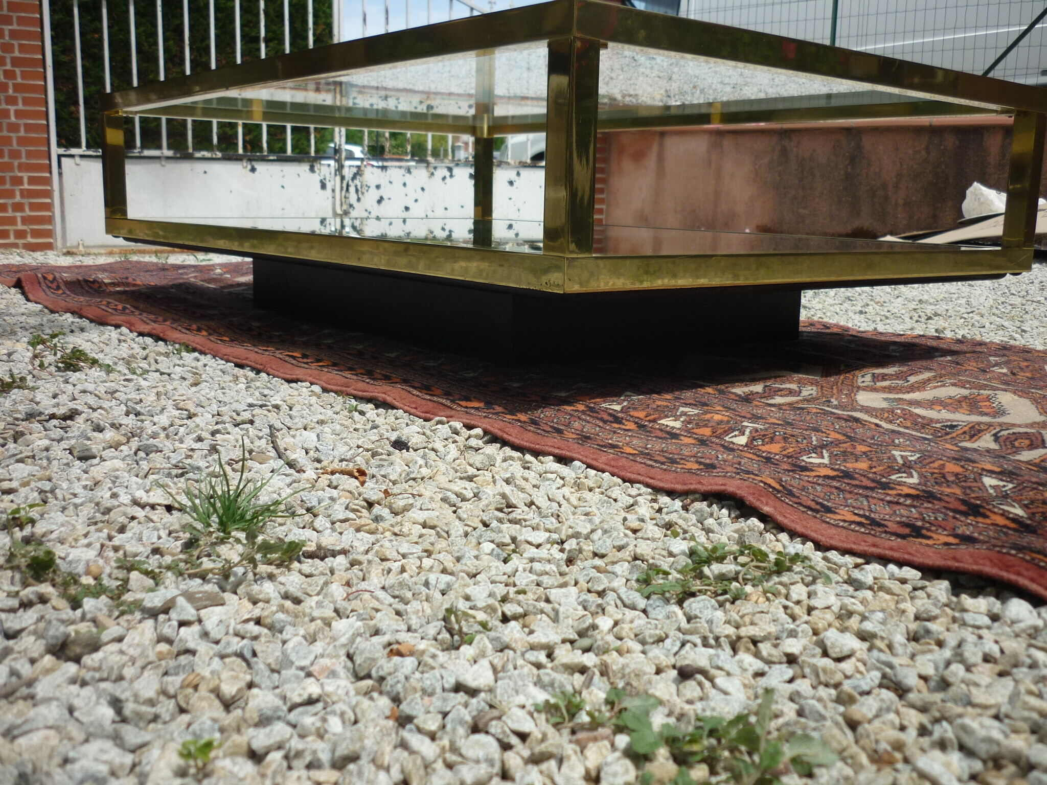 Table basse en laiton verre et miroir 1960/1970