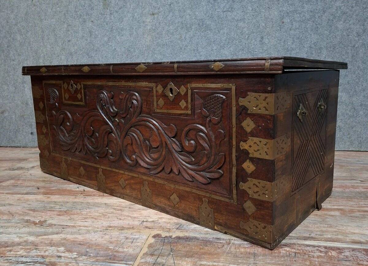 Antique carved wooden chest with gilded brass – Orient / 19th century