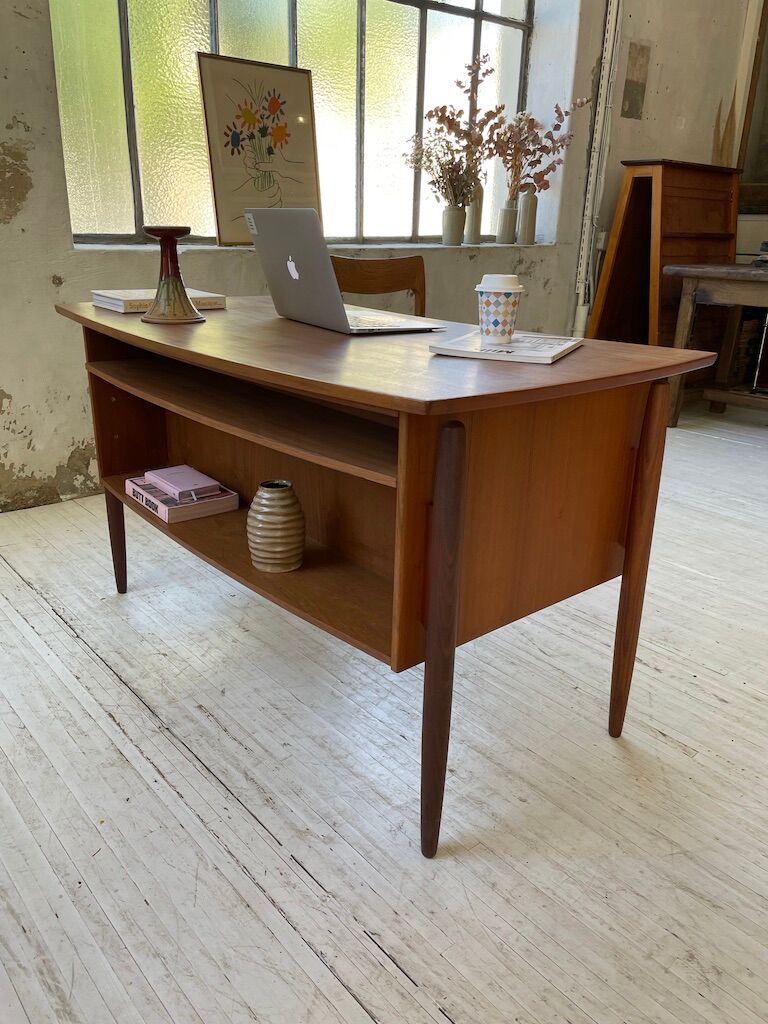 Scandinavian "boomerang" two-sided teak desk Midtjydsk Mobelfabrilk
