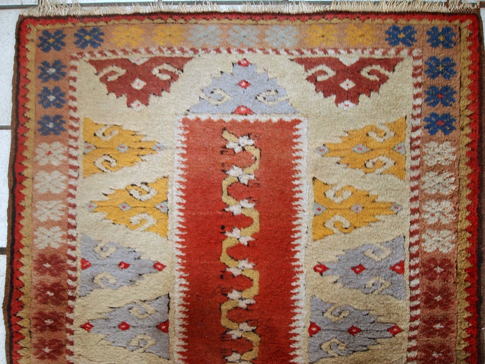 Tapis Couloir Vintage Turc Melas, Années 1950, Élégance et Authenticité