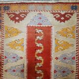 Tapis Couloir Vintage Turc Melas, Années 1950, Élégance et Authenticité