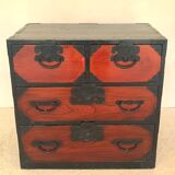 Japanese lacquered chest of drawers