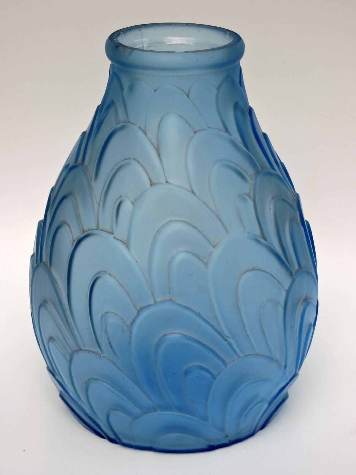 Large vase art deco scaly pattern by Sars France
