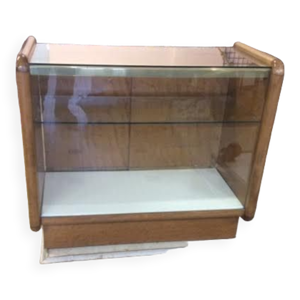 meuble vitrine de magasin