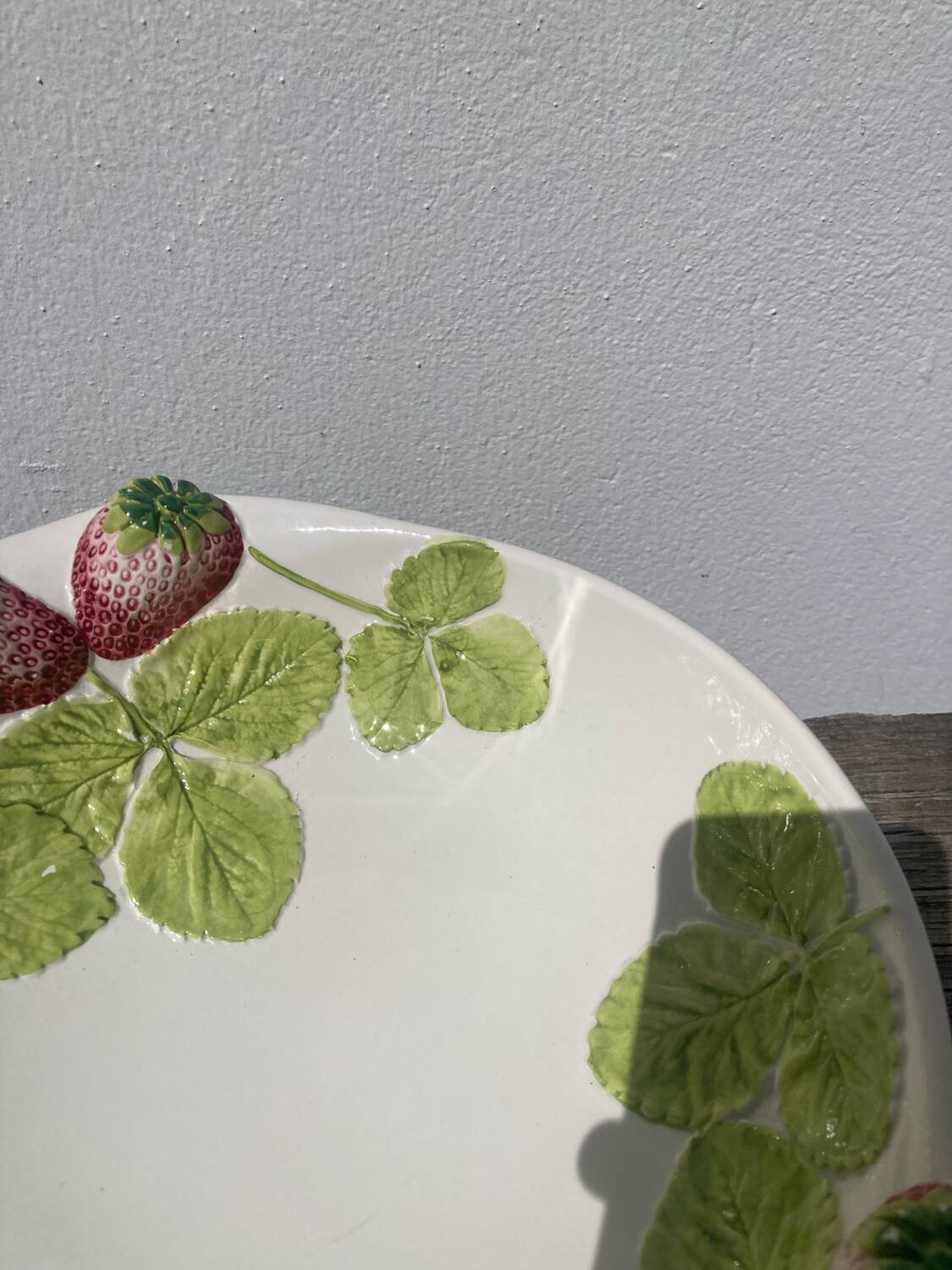 Ceramic fruit slip salad bowl
