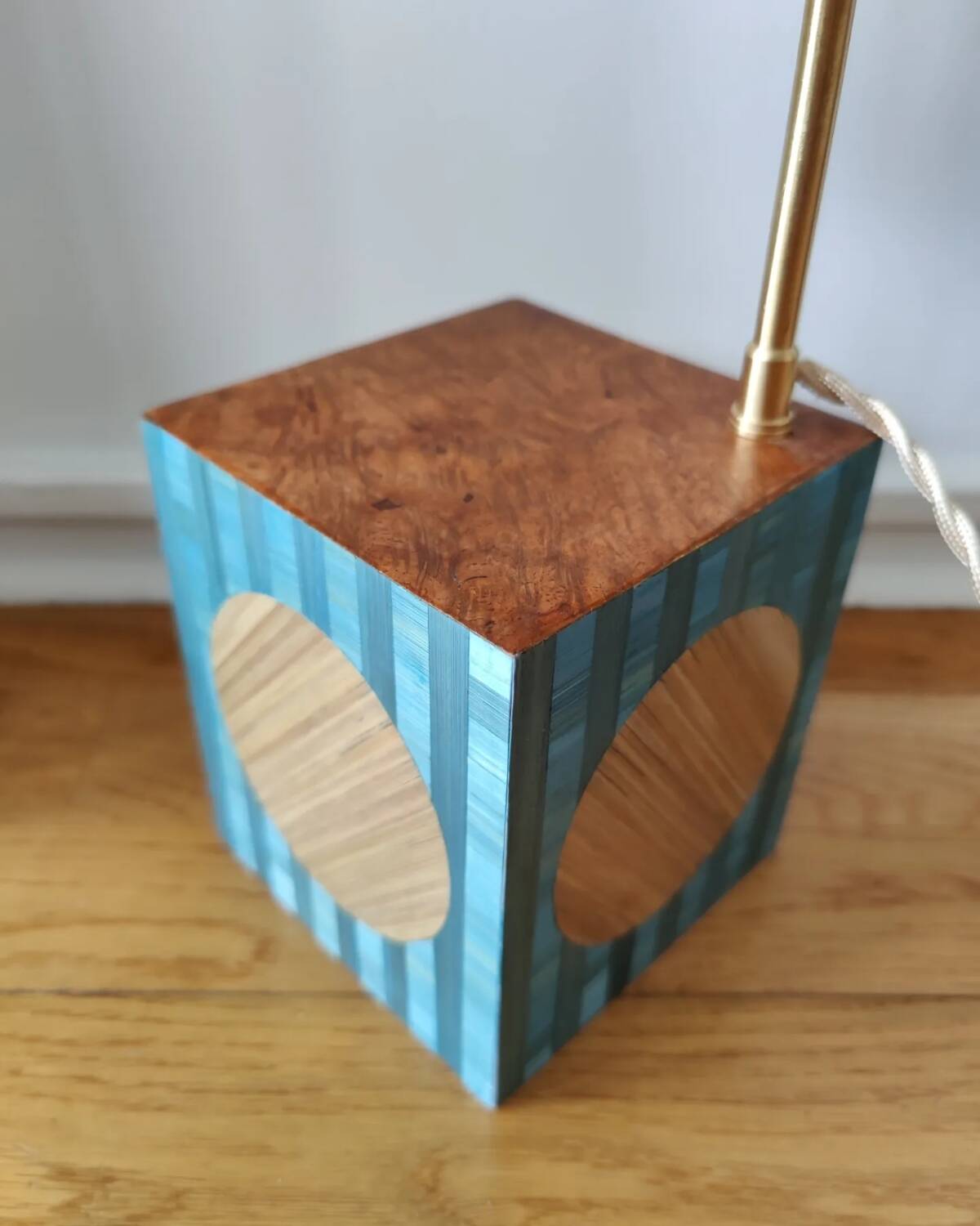 Lamp in straw marquetry and ash burl