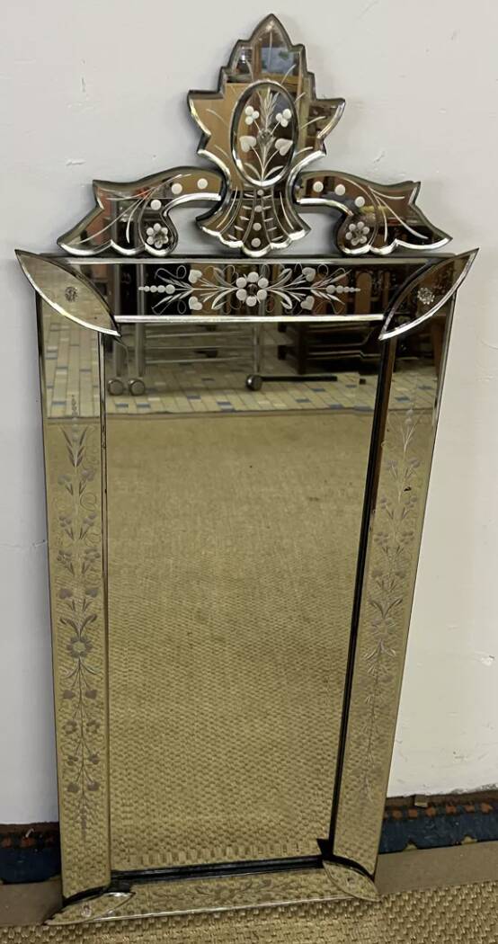 Venetian mirror with floral decoration pediment