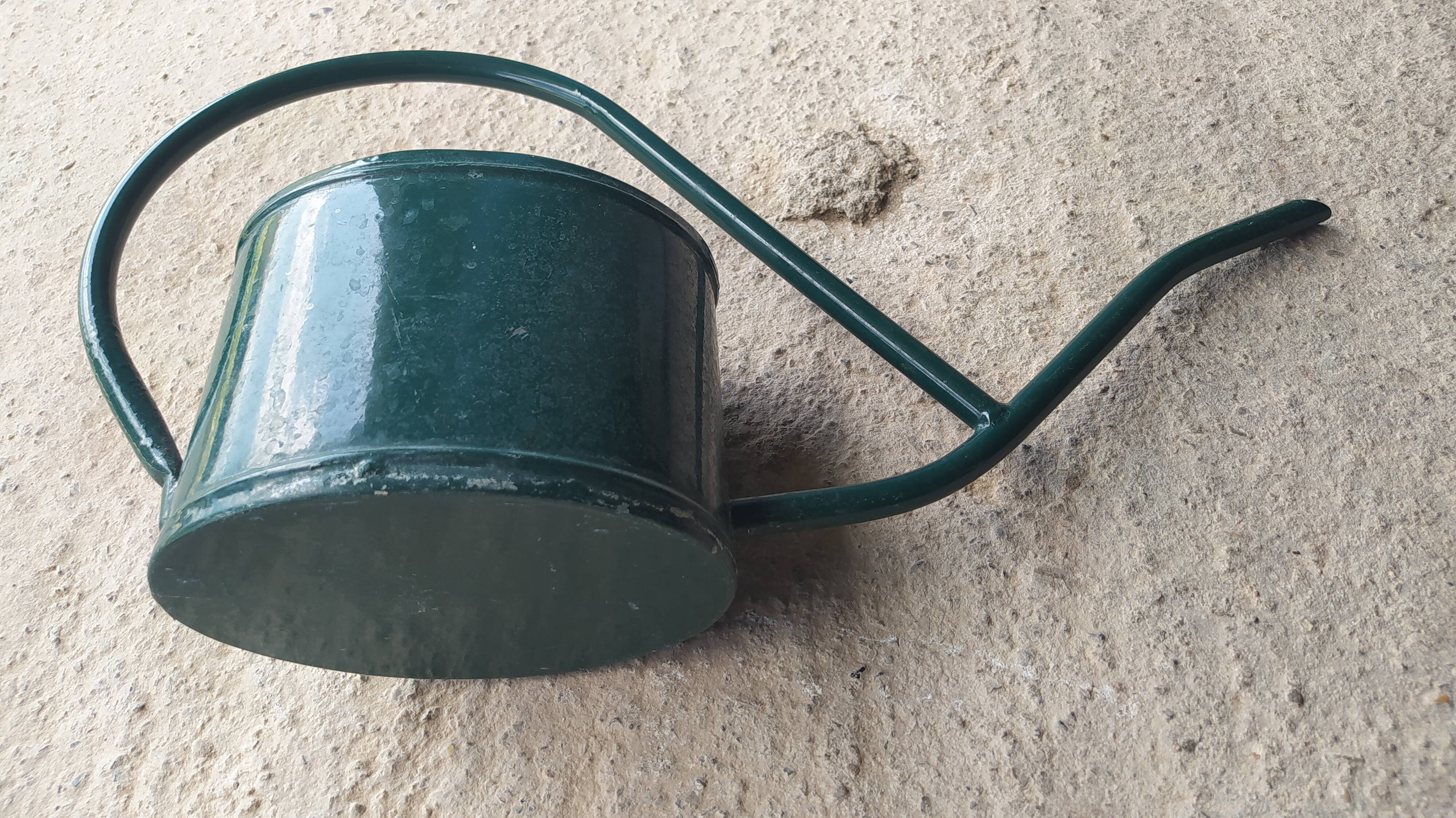 Zinc watering can