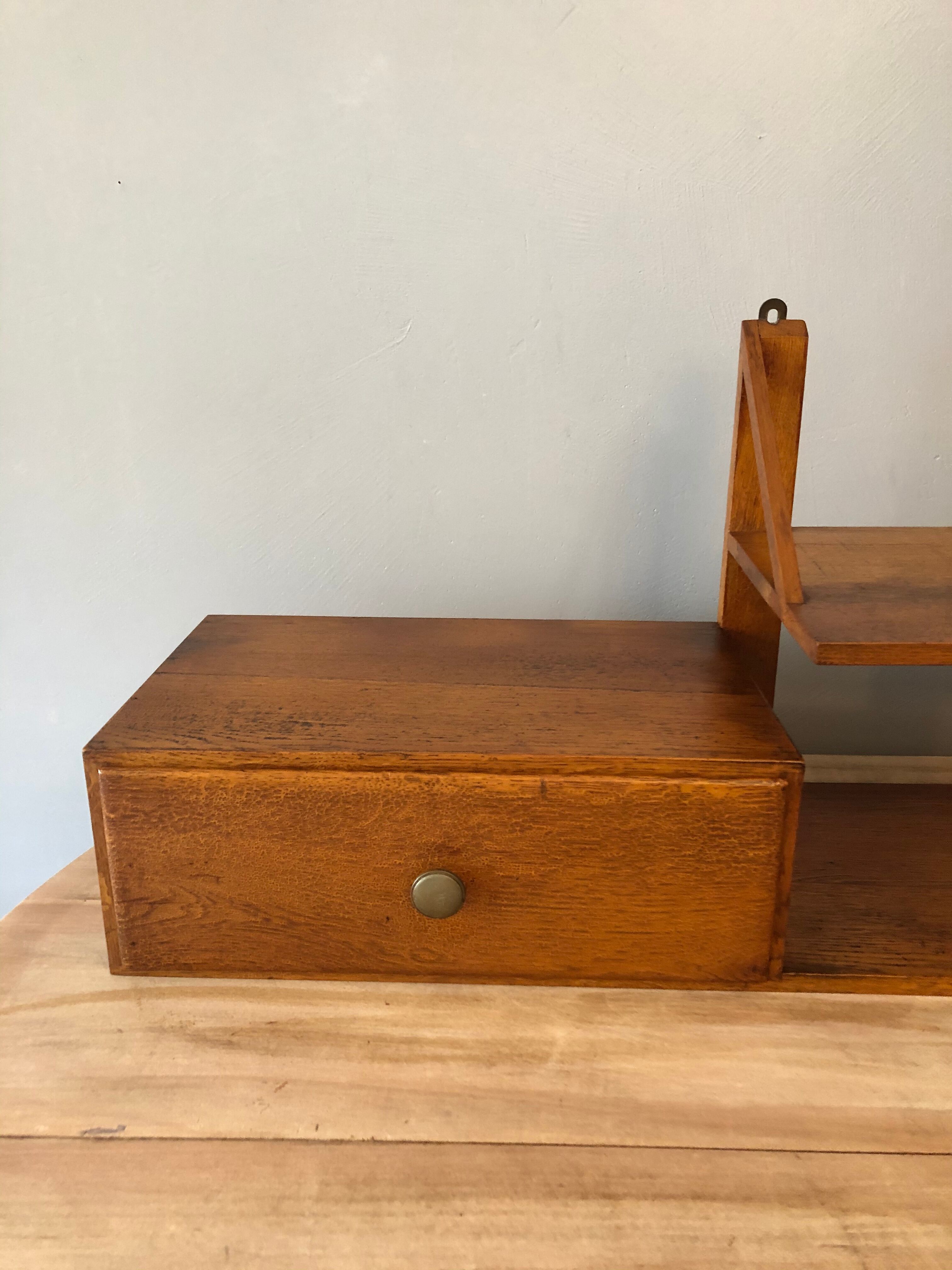 Vintage shelf to hang