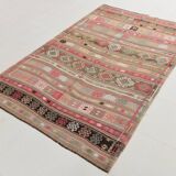 Tapis kilim ancien pastel, teintes délavées rose & vert, charme bohème,
