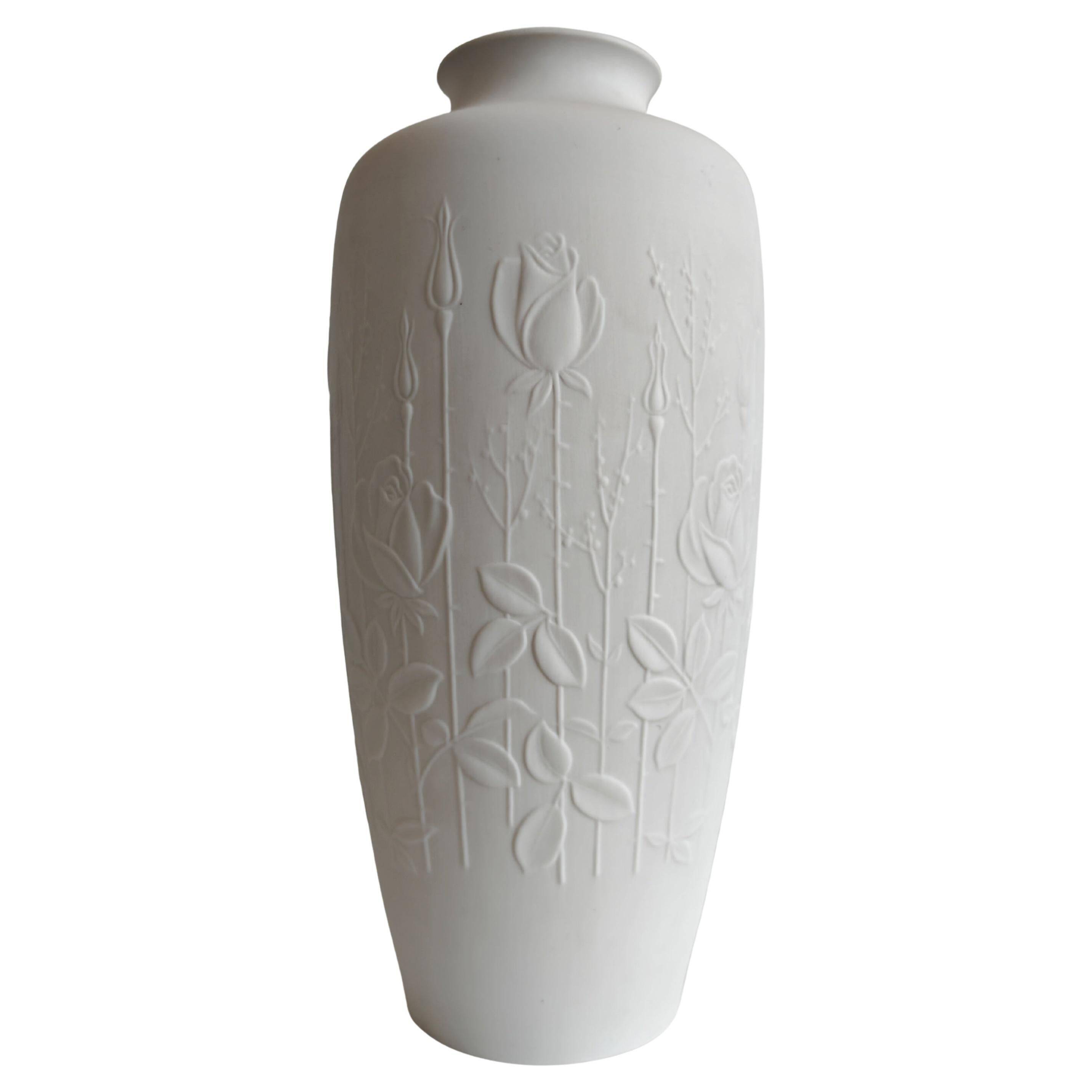 "Rosengarten" vase in biscuit porcelain by Alboth & Kaiser, mid-century.