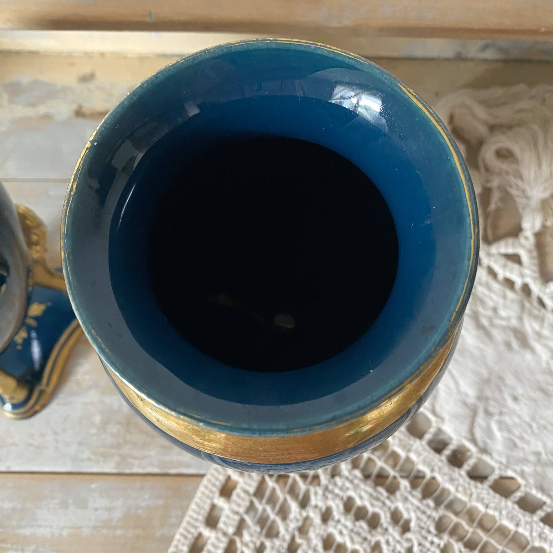 Pair of ceramic vases in Empire style