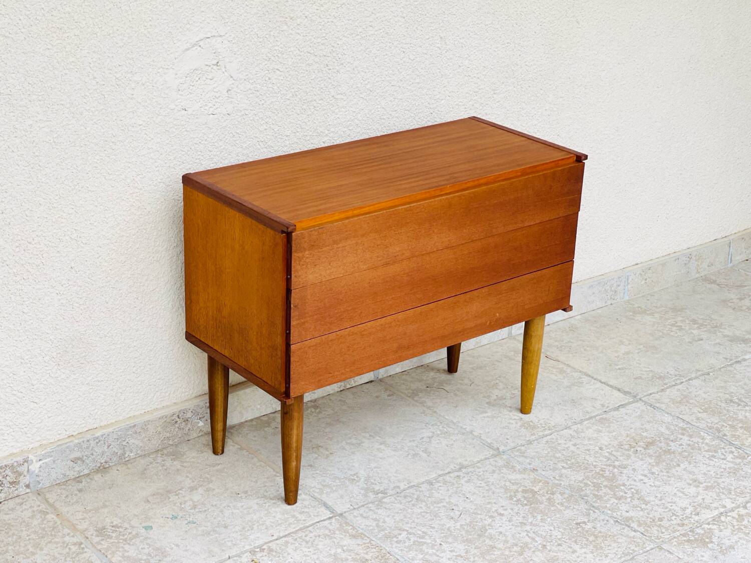 Minimalist teak chest of drawers