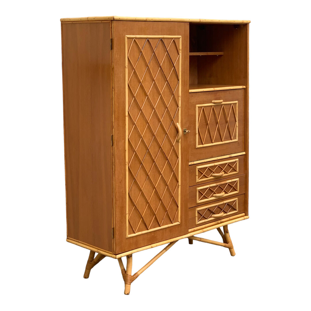 Rattan wardrobe with tapered legs from the 1960s.