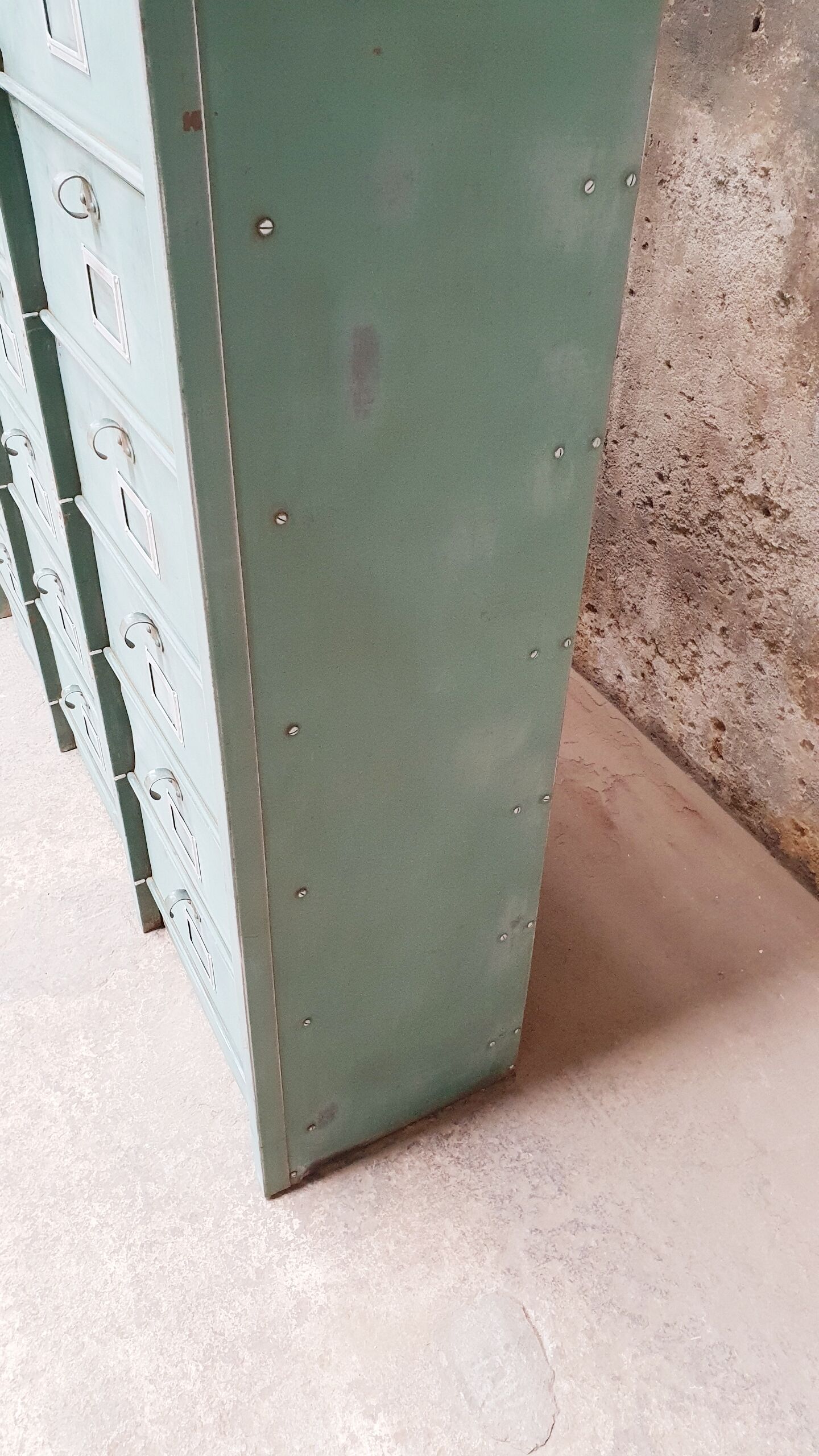 Strafor valve cabinet