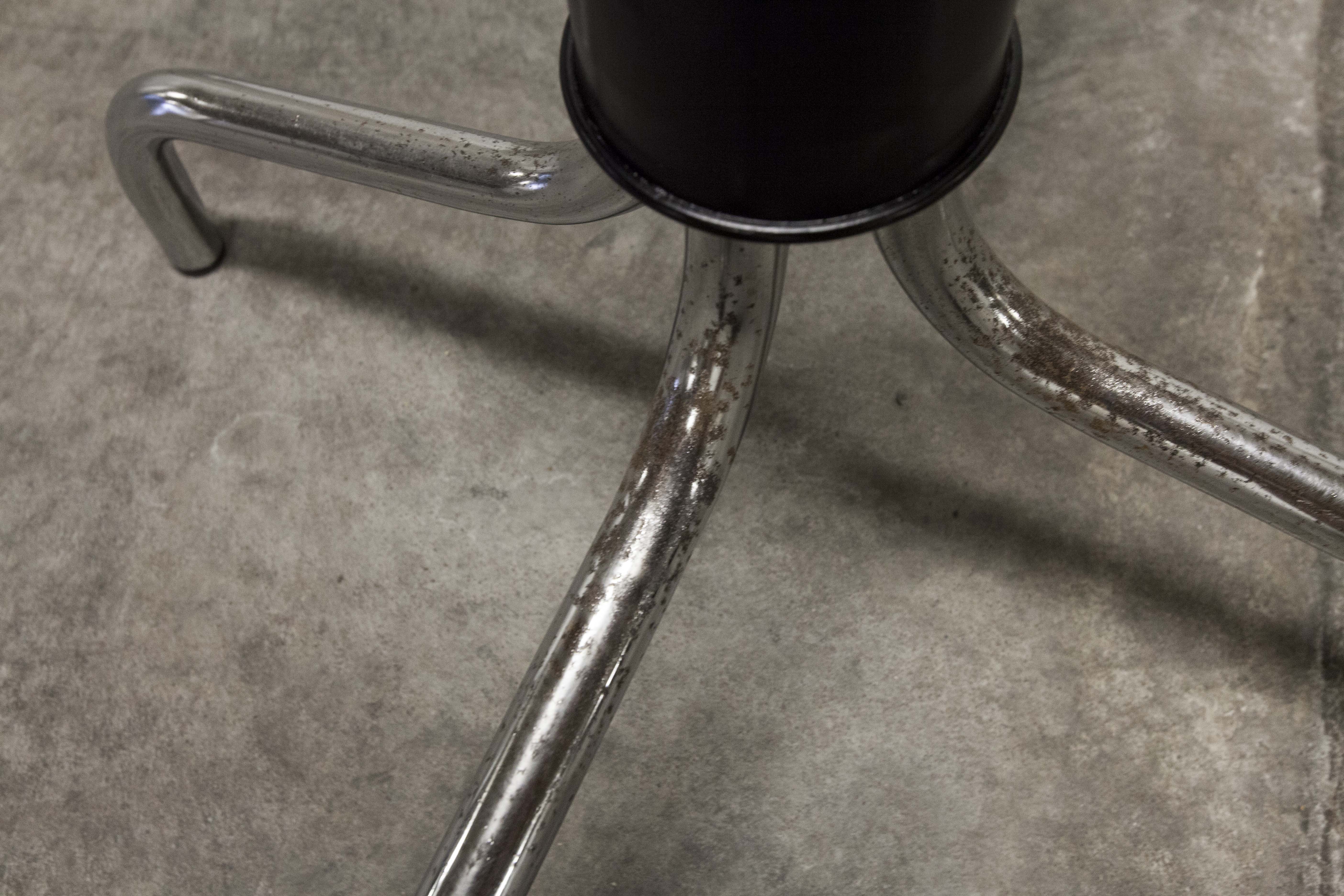 Manail holder parrot metal chrome industrial 1960