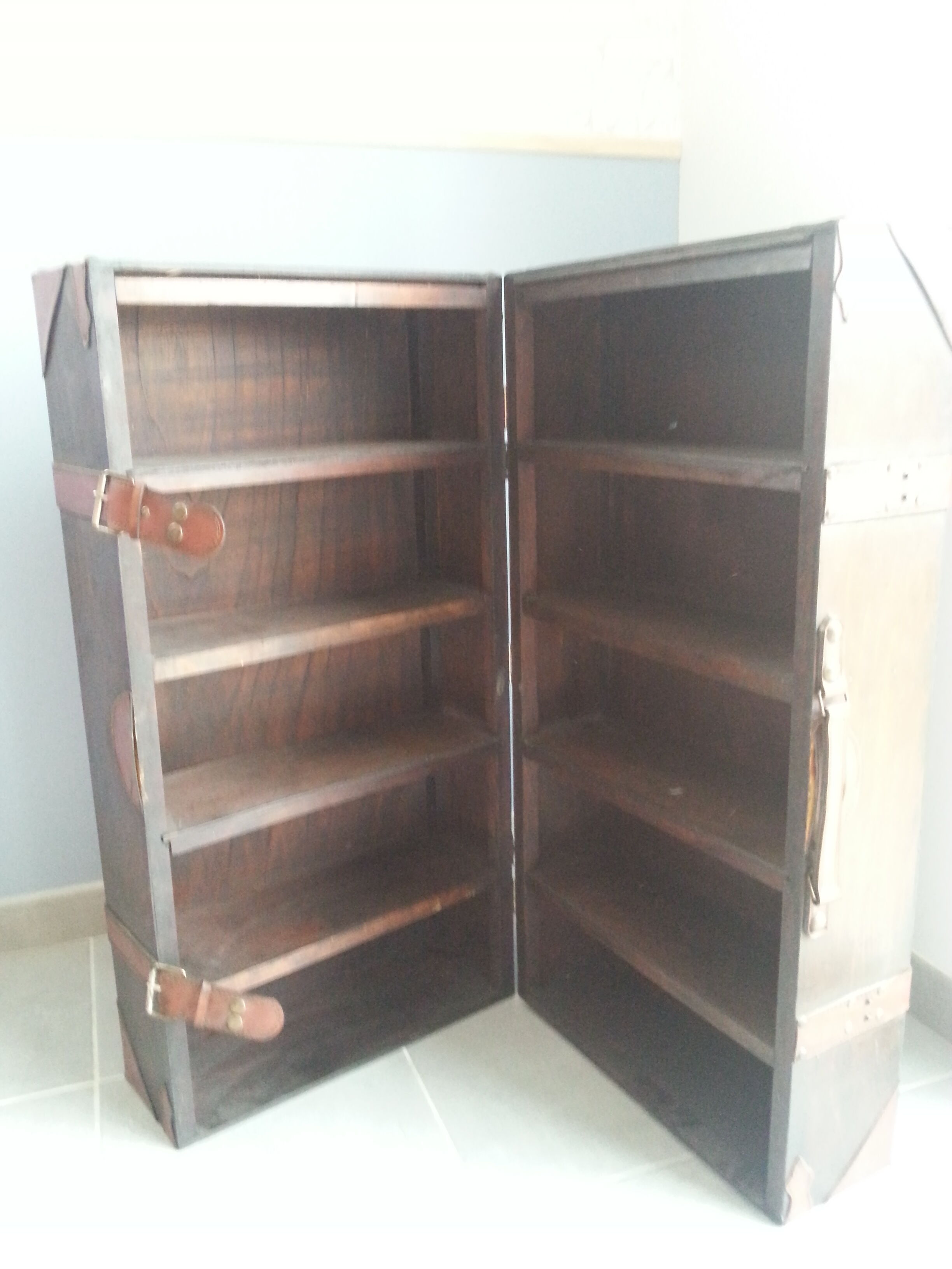 Malleatelier bibliothèque type wardrobe