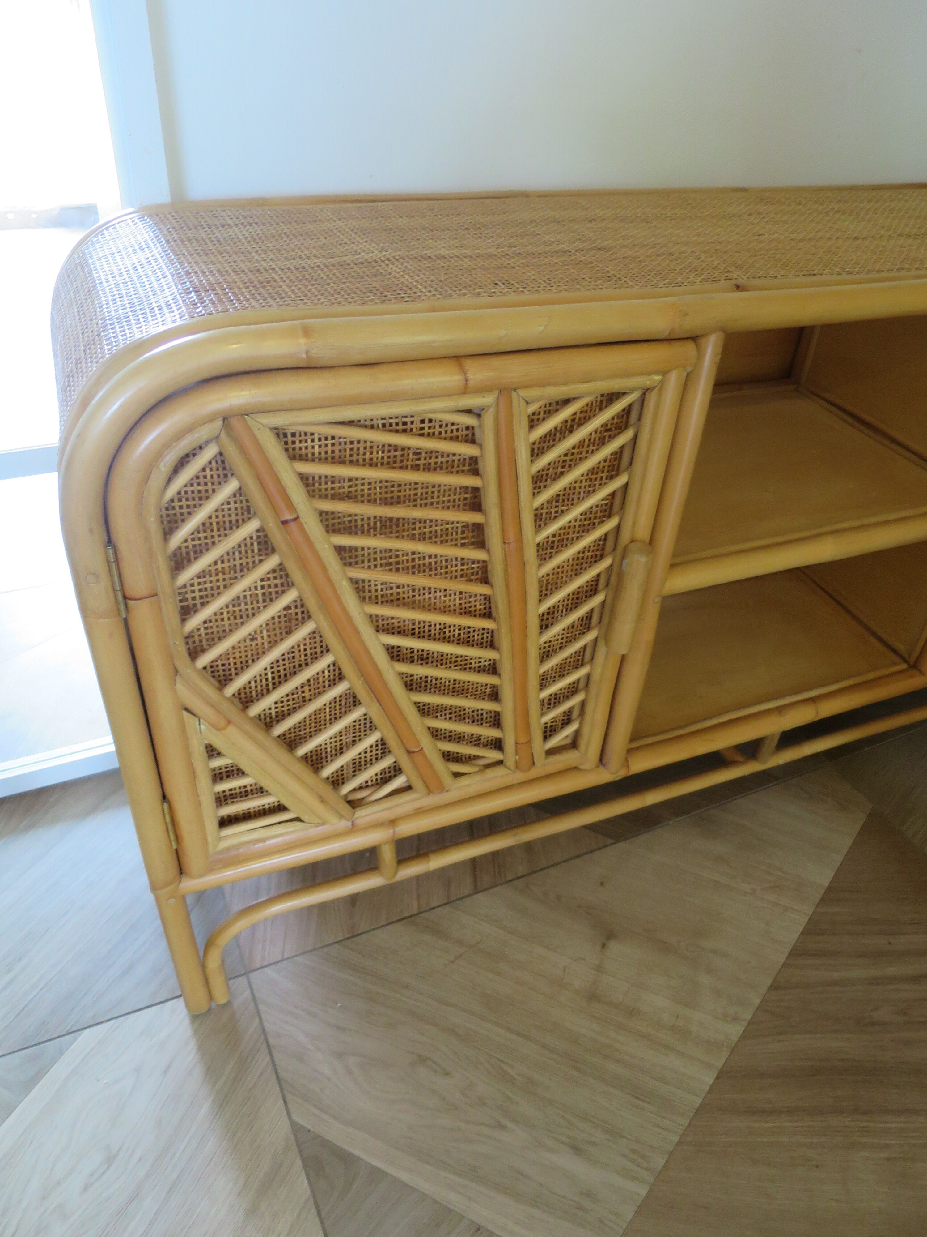 Buffet bas 2 portes -rotin tressé-bambou -cannage