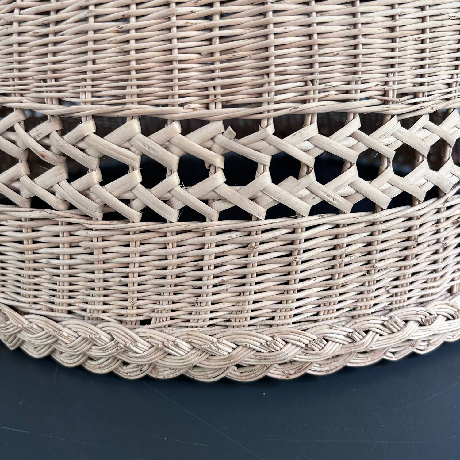 Suspension en rotin clair