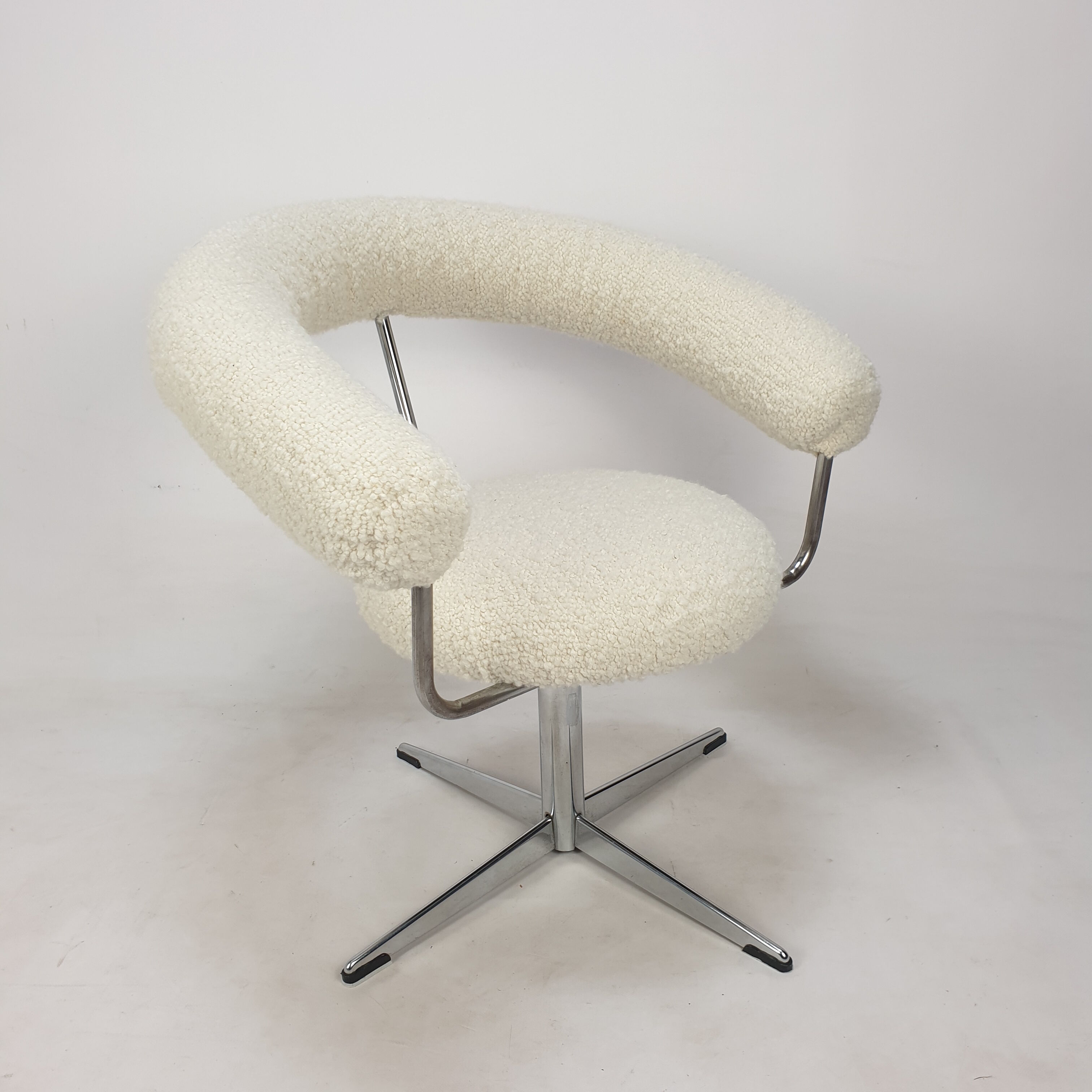 Ensemble de 2 fauteuils ronds, années 1970