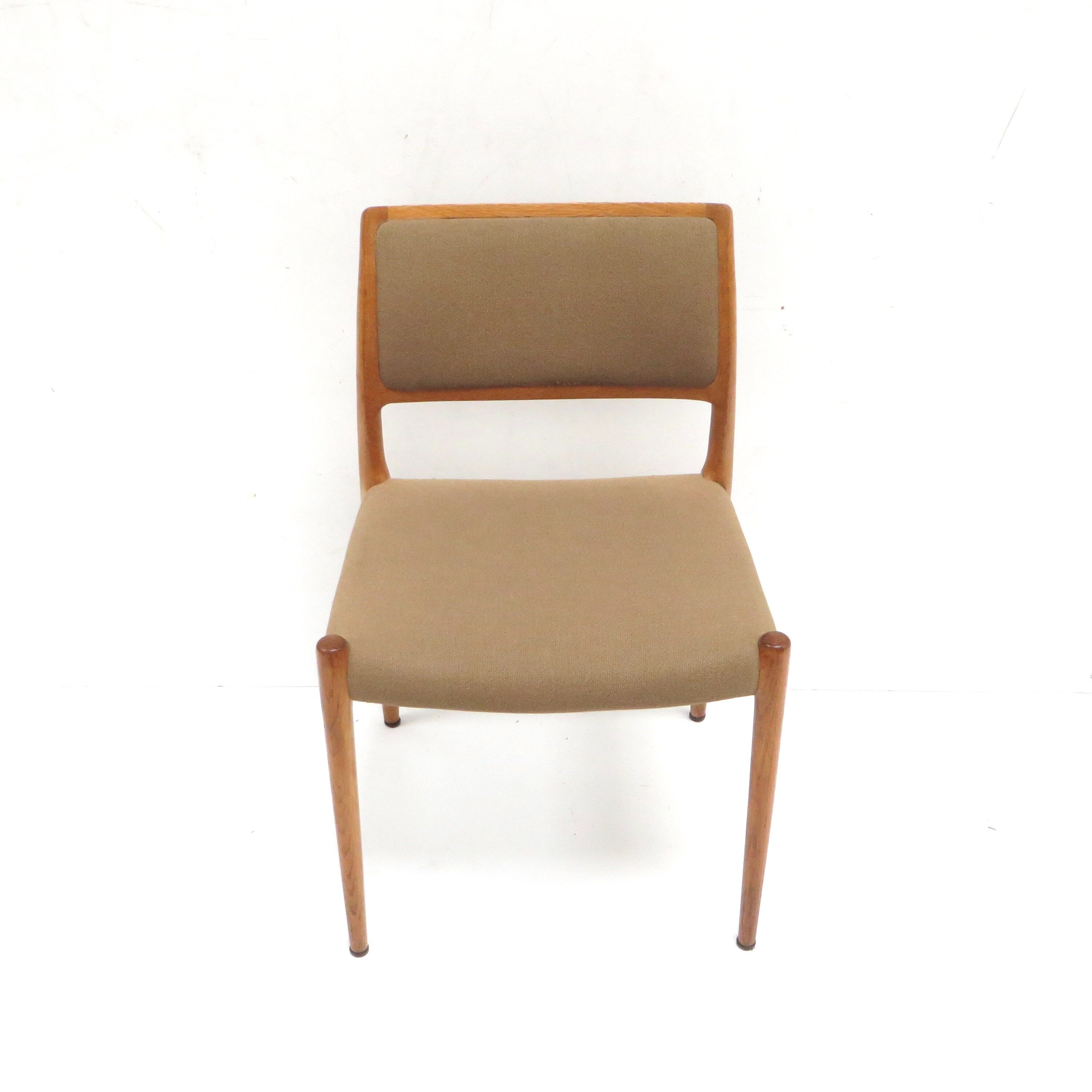 Set of 4 vintage dining chairs by Niels Moller Model 80
