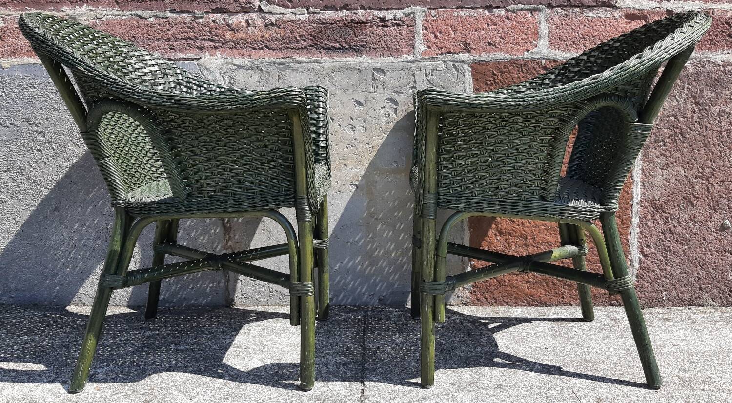 Salon de jardin complet en rotin. (Sofa, fauteuils x 2, table basse)