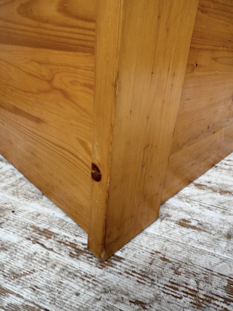 Chest or coffee table Perriand Les Arcs 1800