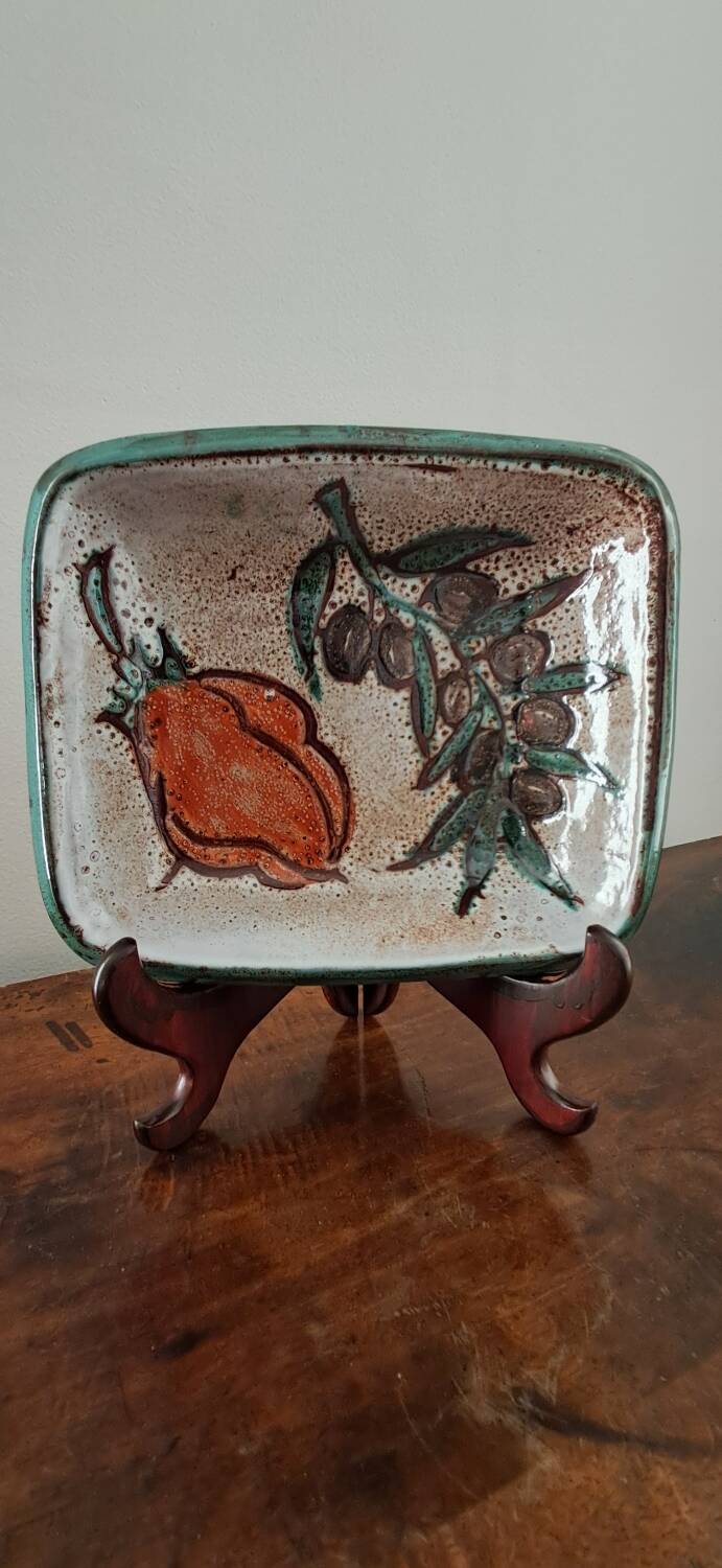 Vallauris earthenware dish, signed DS. 1960s-70s