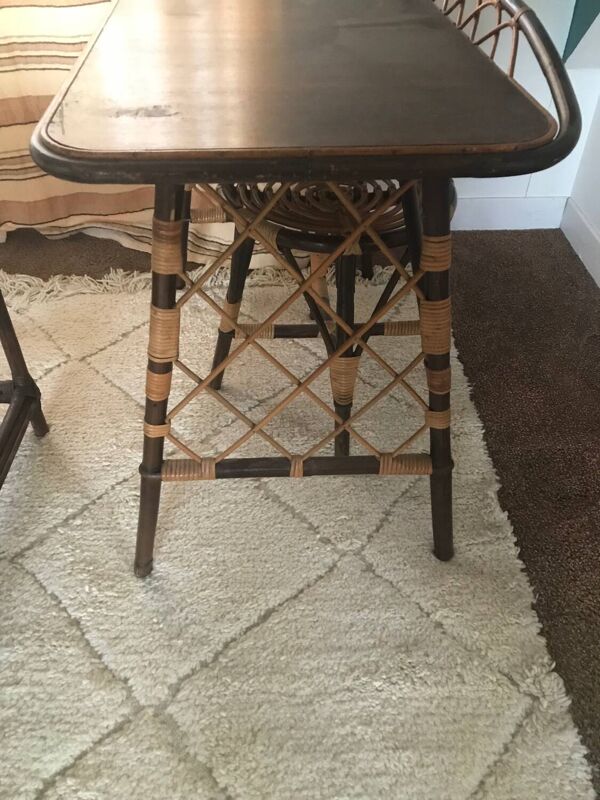 Bureau et tabouret rotin