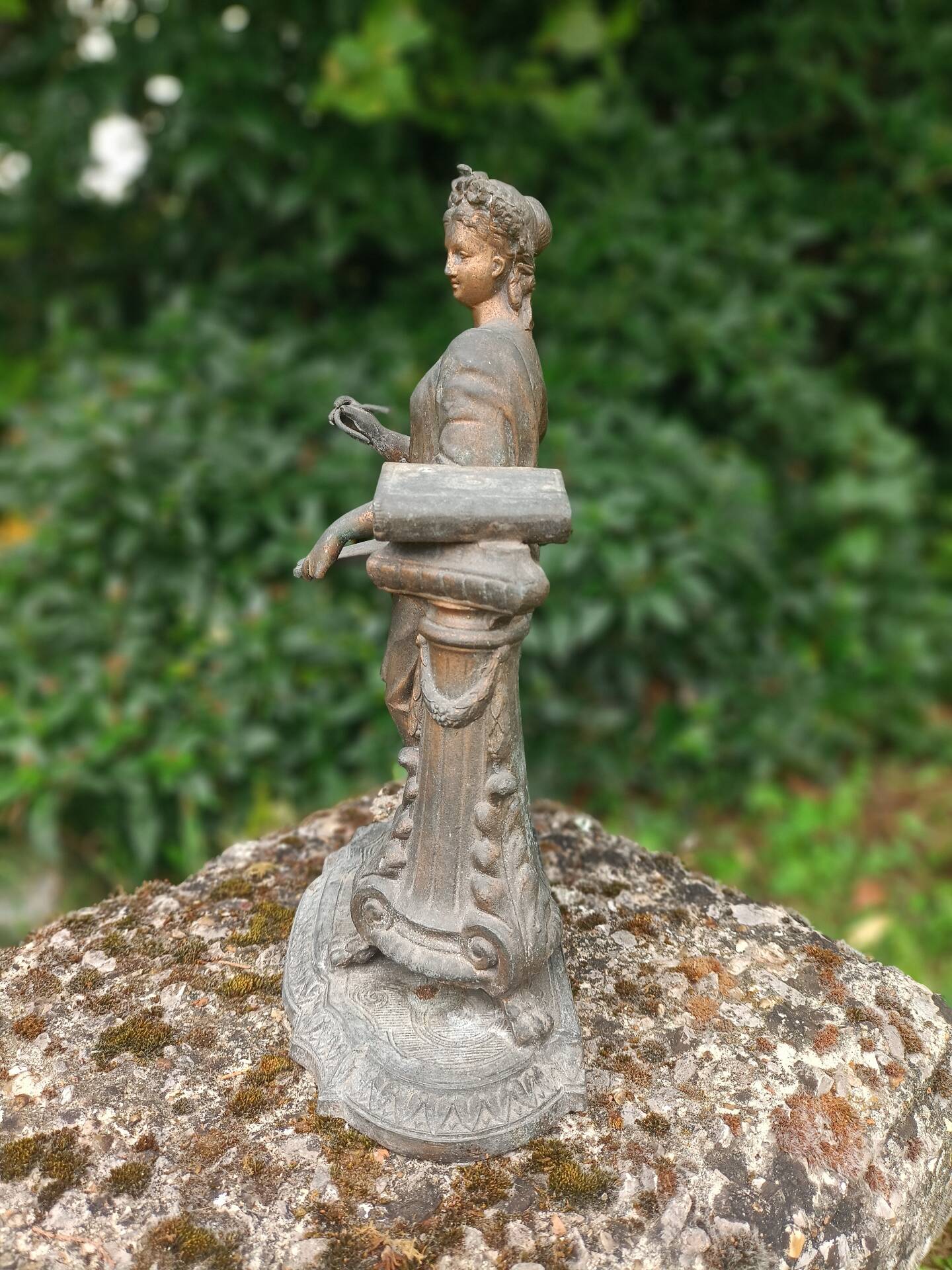 Statue
