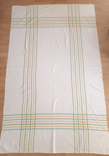 Nappe 140 x 160 et 6 serviettes