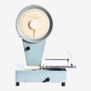 Old kitchen scale