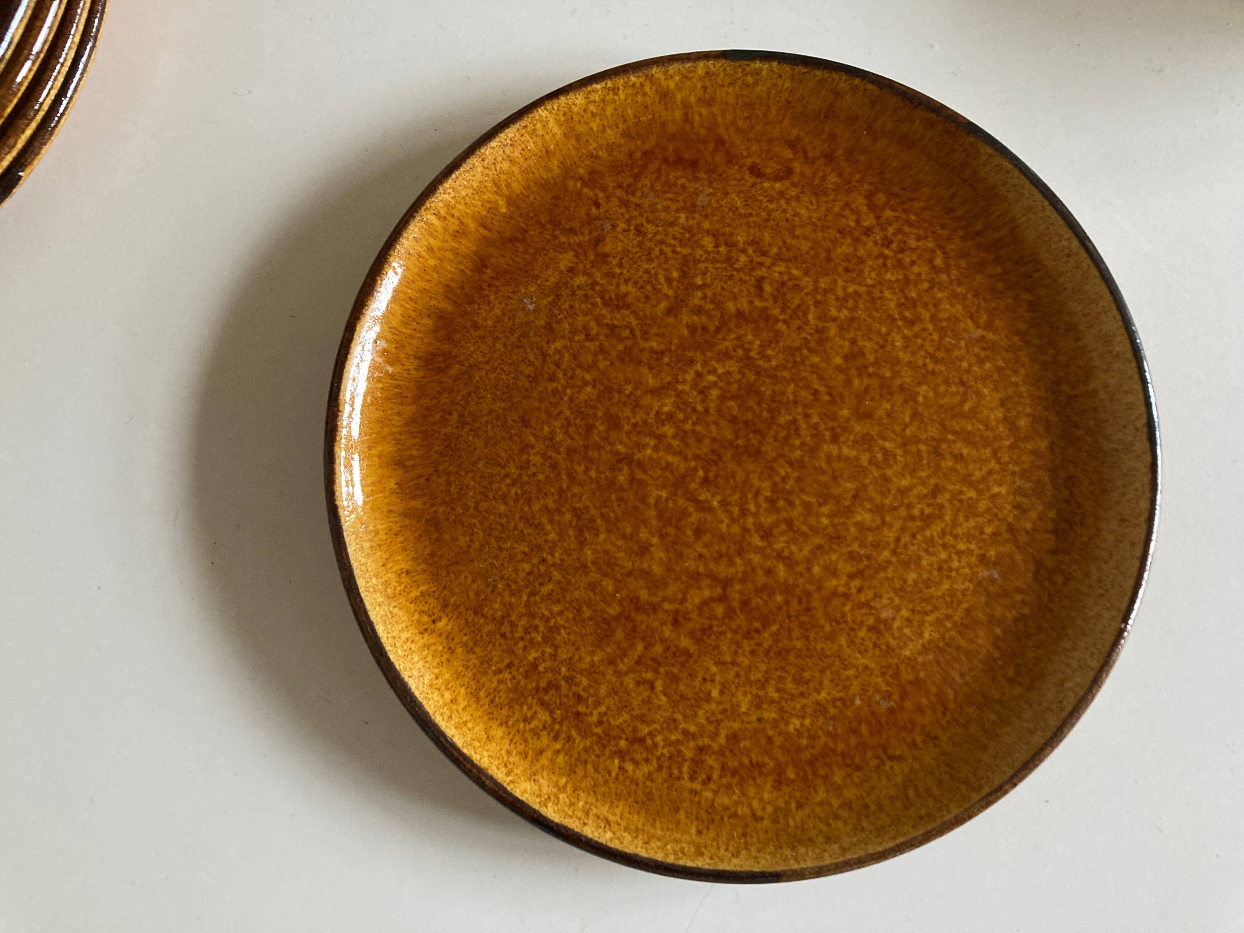 Set of 8 Dieulefit glazed earth plates workshop Mourre Milon 1970