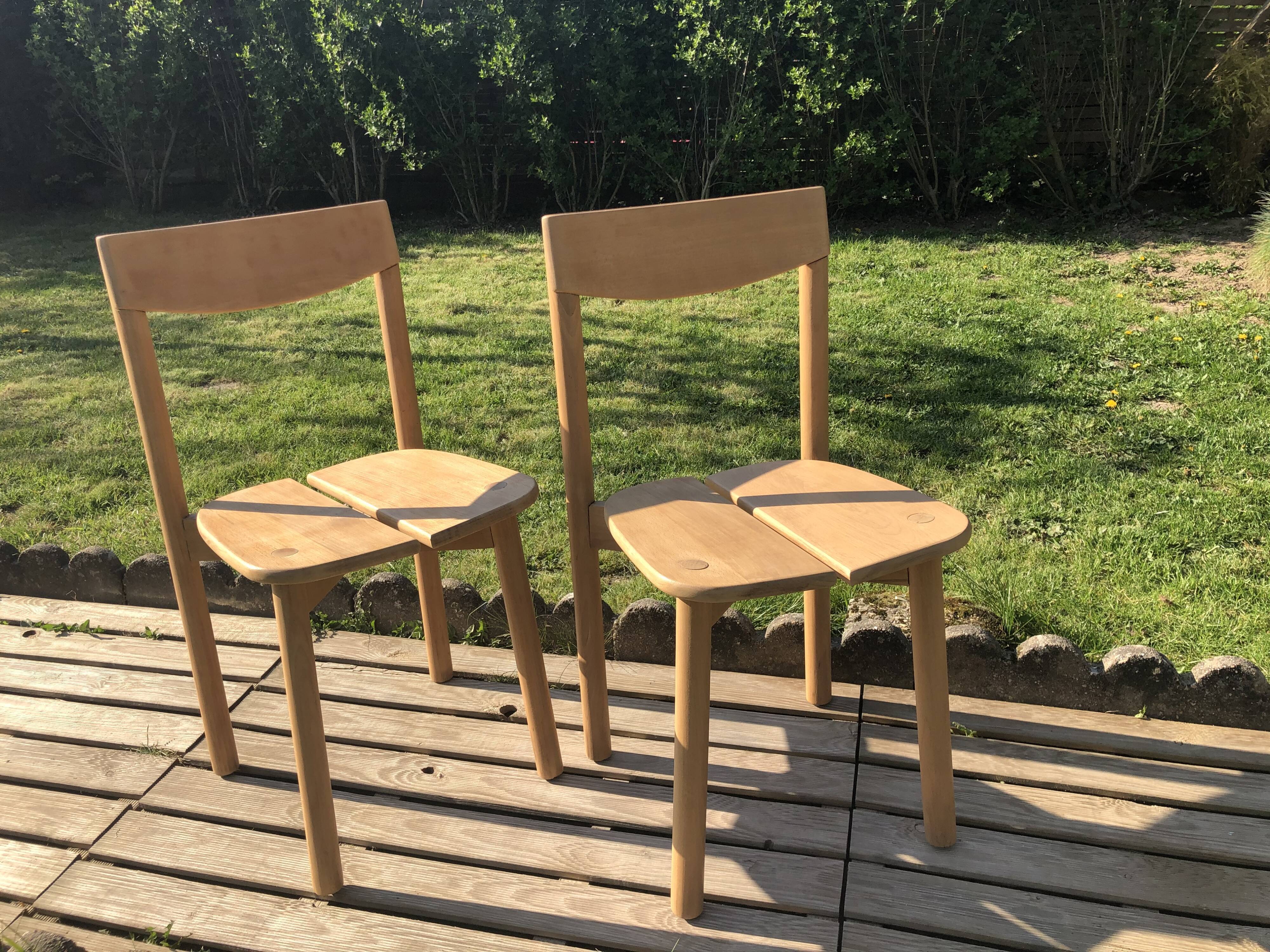 Pair of solid wood chairs P.G. DELAYE "Coffee Grain"