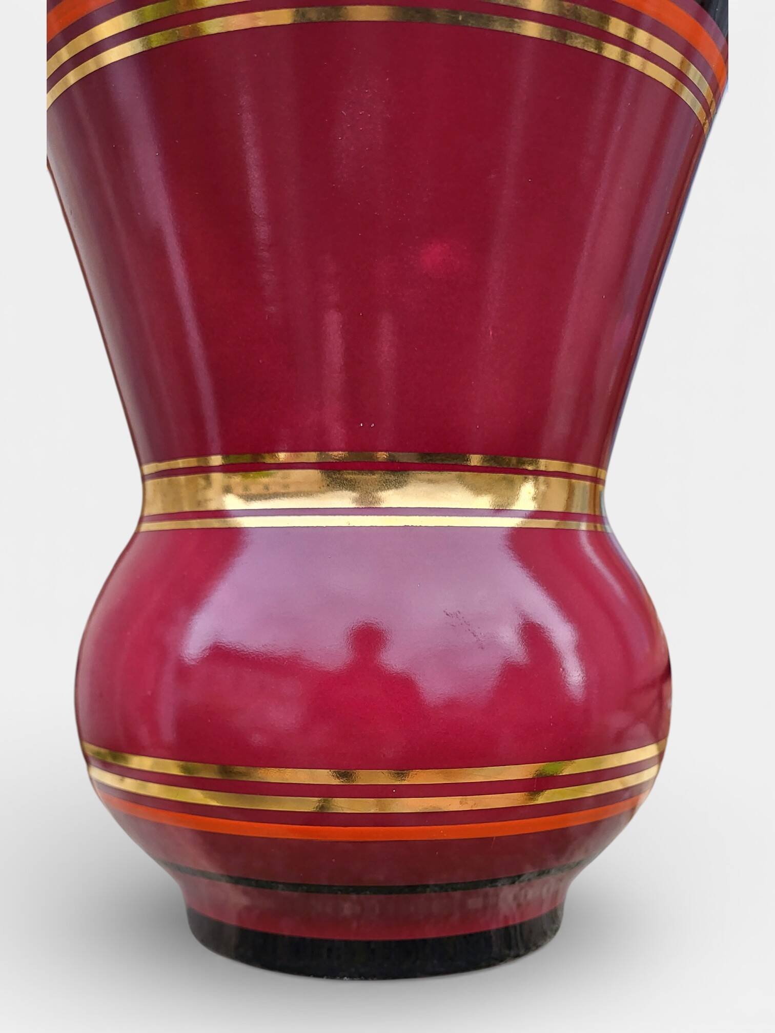 Earthenware vase from Gien 1940-60