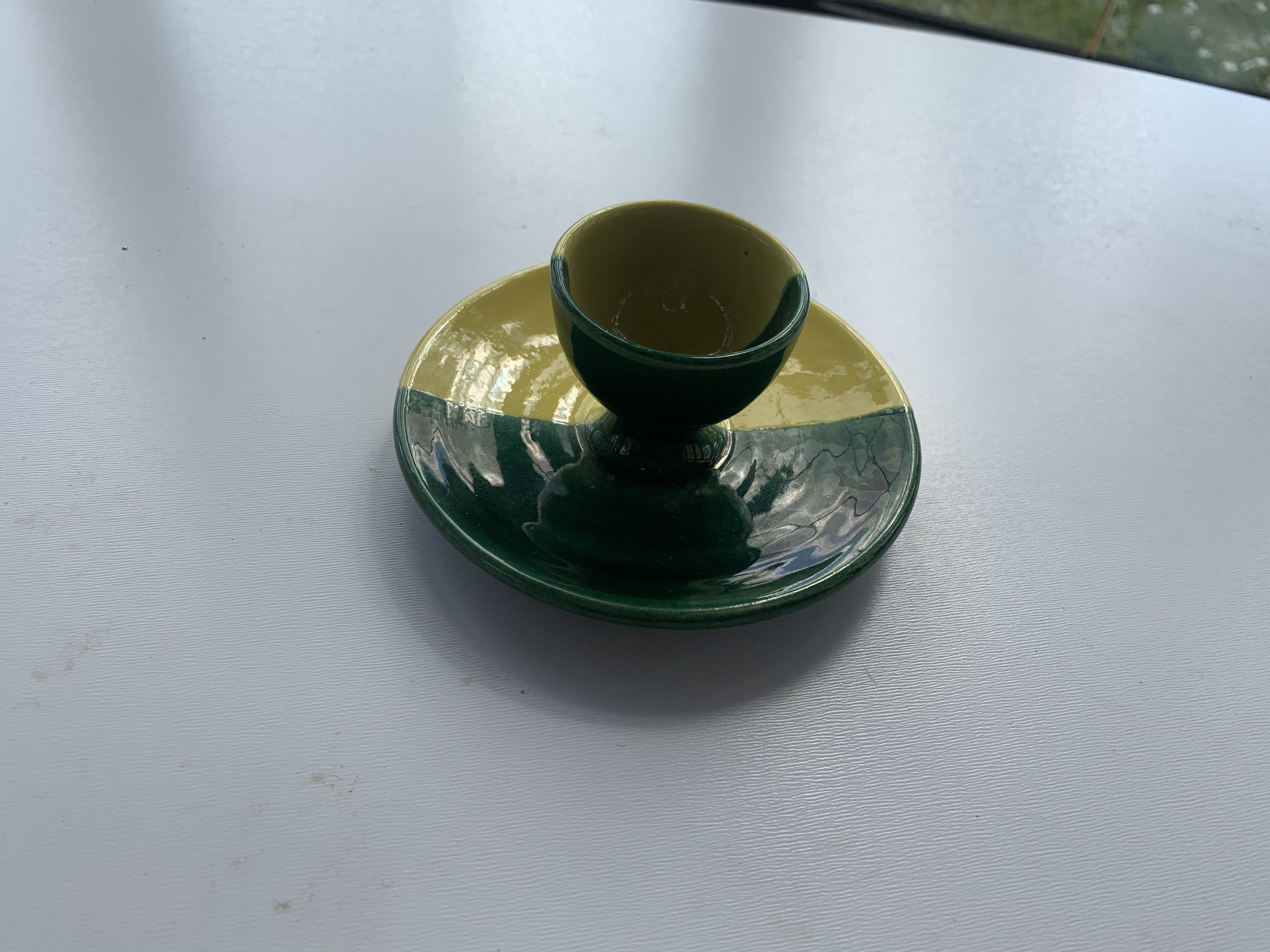 Two-tone ceramic shell with vintage green and yellow enamelled 1950