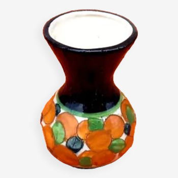 Vase céramique polychrome à décor de fruits et de feuillages années 1940