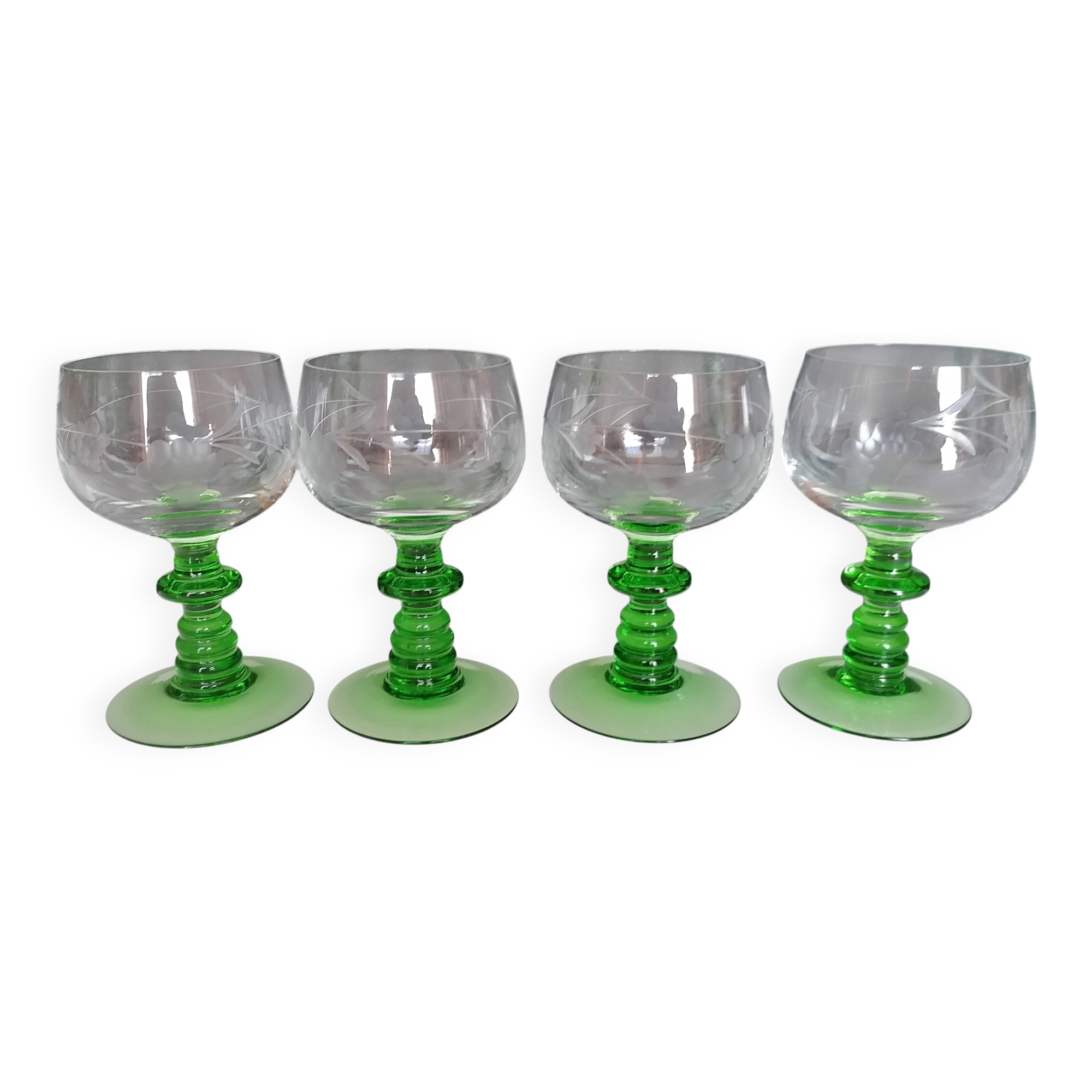 4 verres en cristal ciselé Roemer