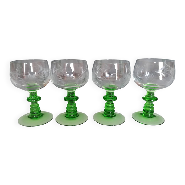 4 verres en cristal ciselé Roemer