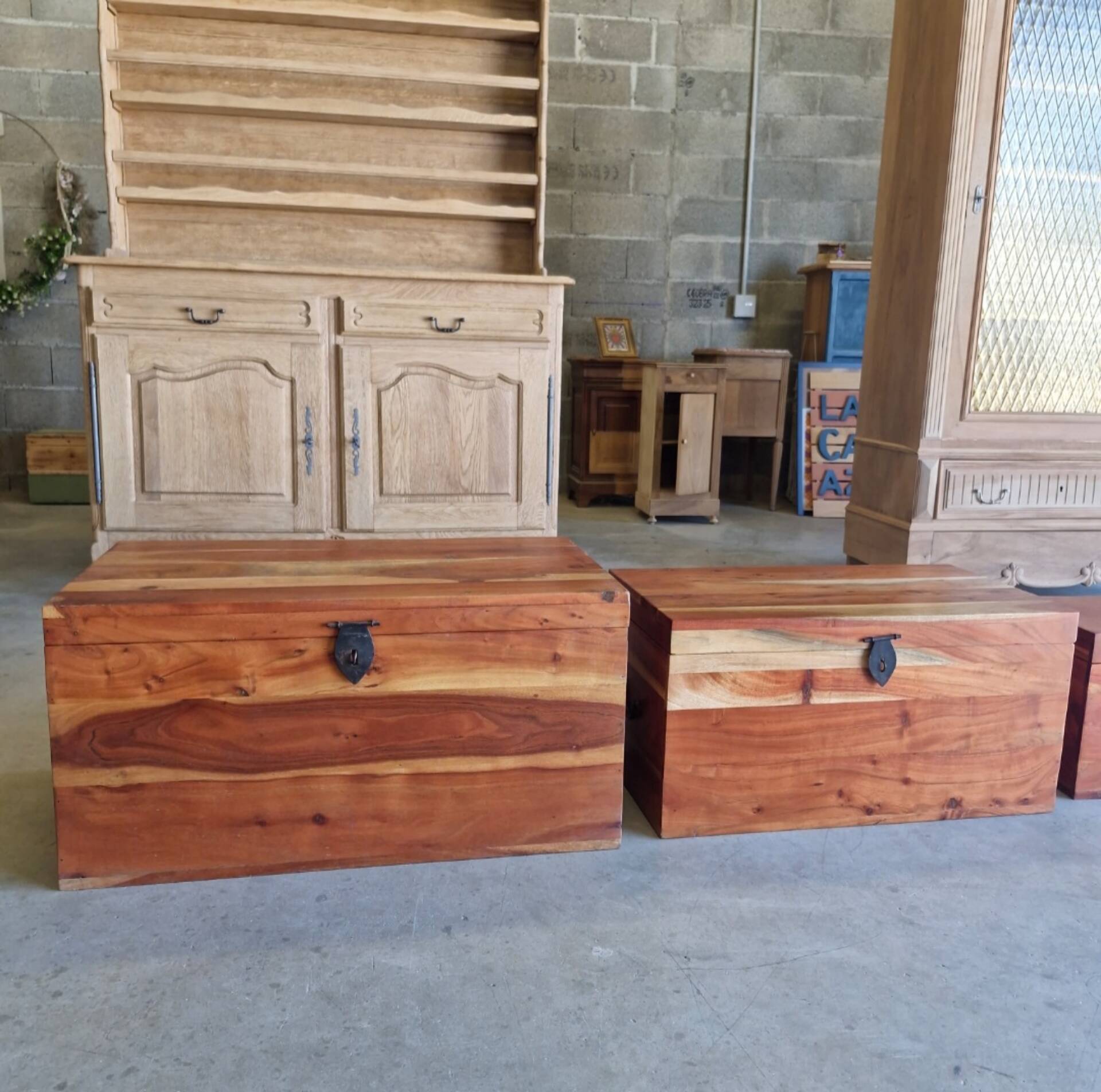 3 nesting chests in solid acacia
