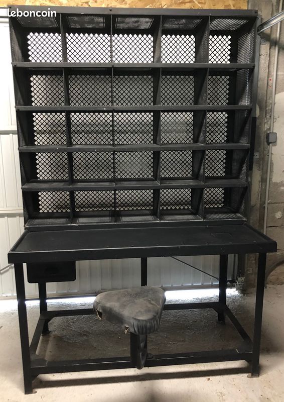 Postal sorting office