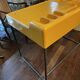 Bureau en plastique moulé