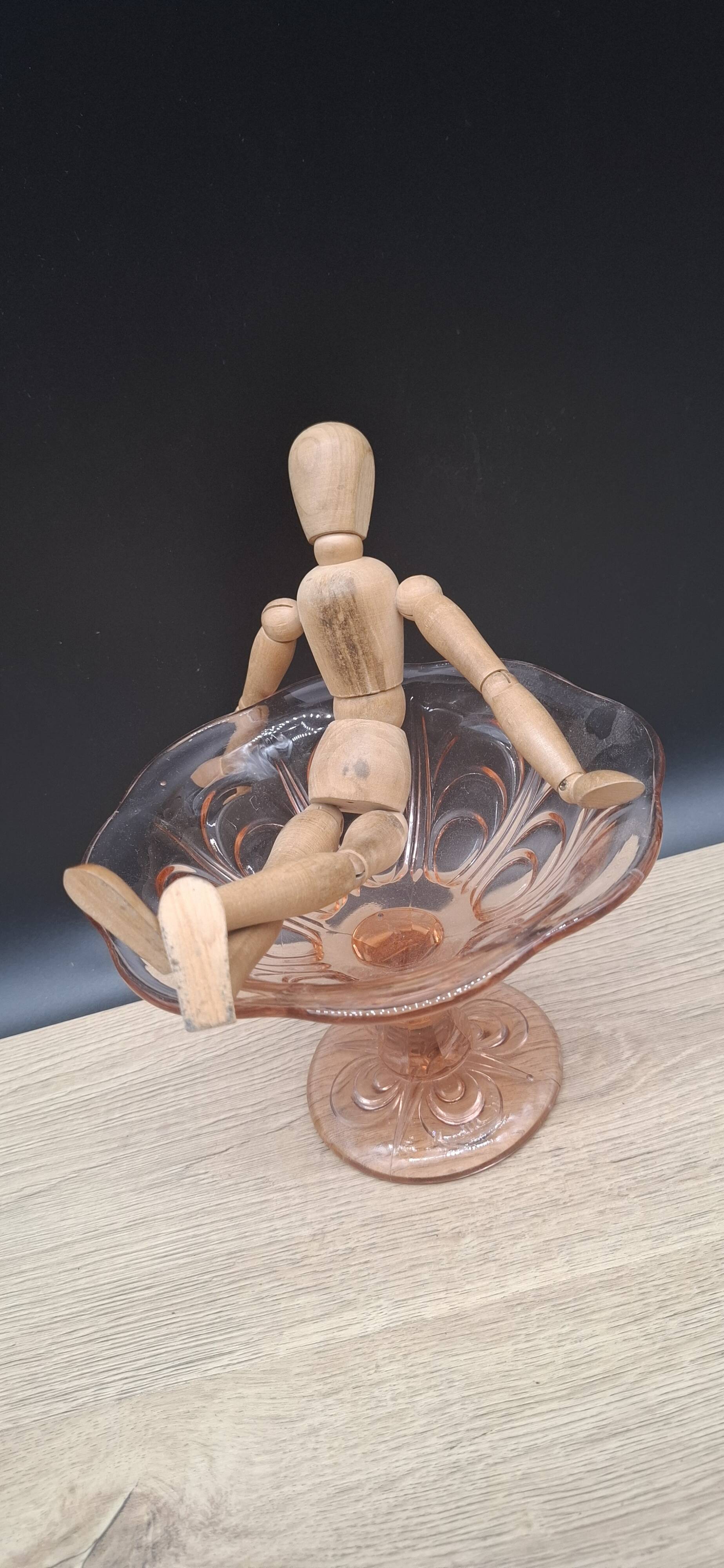 Manage glass rose cup