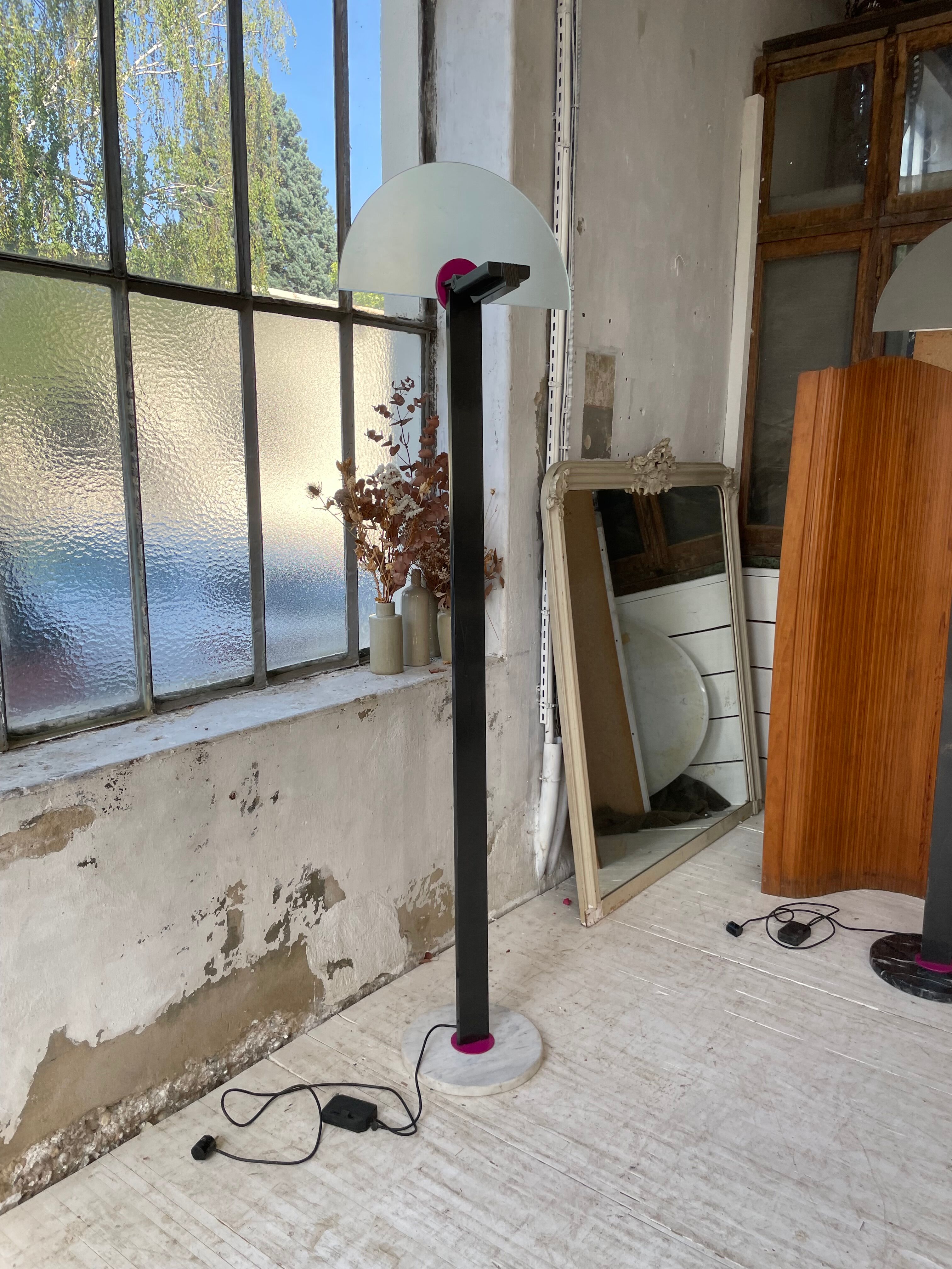 Memphis 80s pink and marble floor lamp