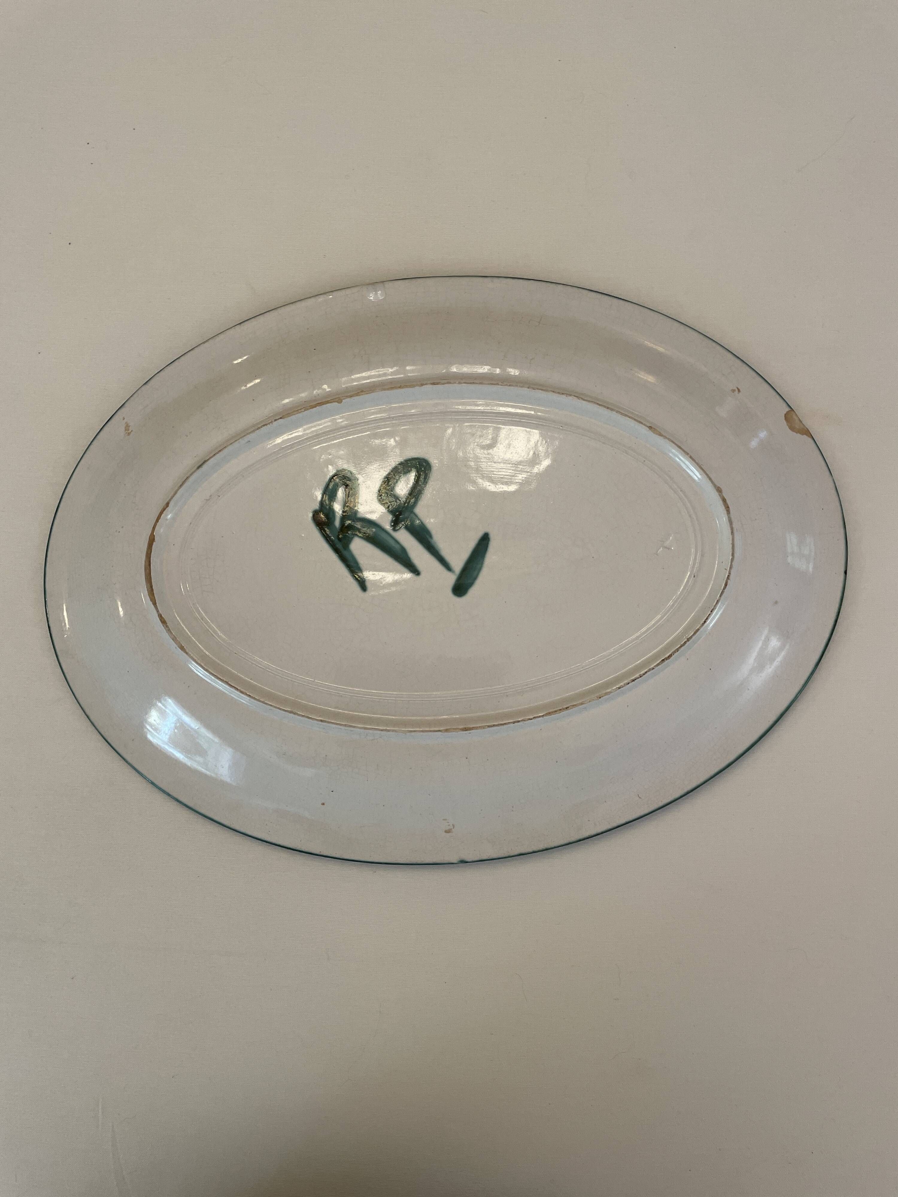Plat Robert Picault Vallauris décor au poisson